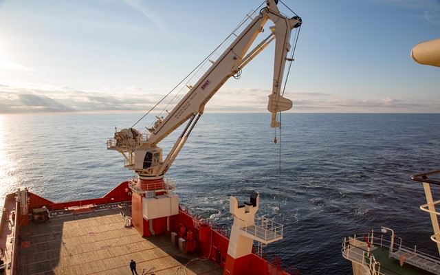 Offshore cranes | SMST