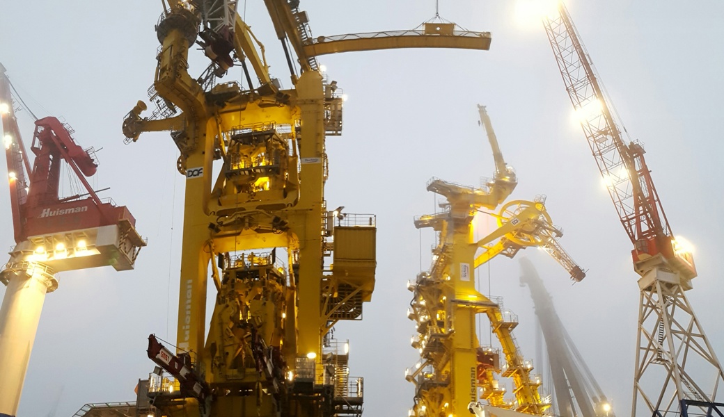 Achterzijde Pipelay Equipment